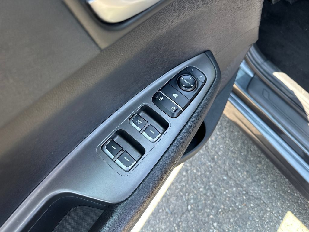 Used 2020 Kia Optima LX FWD image 12