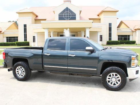 Used 2019 Chevrolet Silverado 2500 LTZ w/ Duramax Plus Package AWD/4WD image 2
