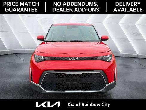 Used 2024 Kia Soul LX FWD image 2
