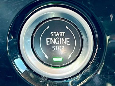 Used 2024 GMC Sierra 1500 SLT w/ SLT Convenience Package image 31