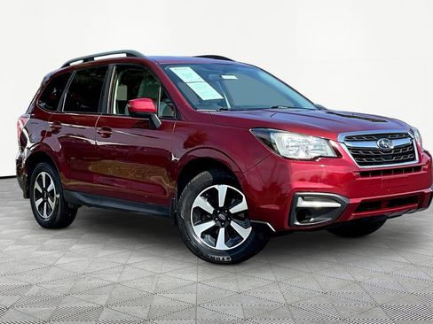 Used 2017 Subaru Forester 2.5i Premium w/ All-Weather Package AWD/4WD image 3