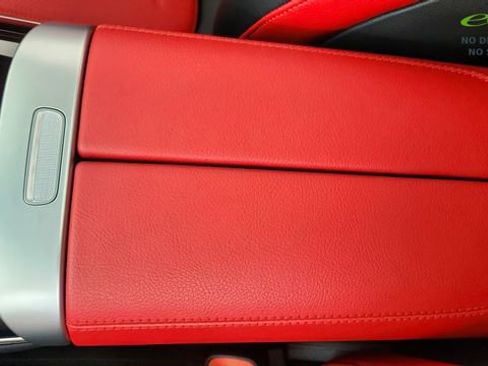 Used 2025 Mercedes-Benz GLC 300 4MATIC image 49