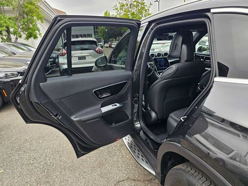 Used 2026 Mercedes-Benz GLC 300 4MATIC image 15