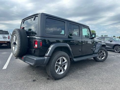 Used 2020 Jeep Wrangler Unlimited Sahara w/ Cold Weather Group AWD/4WD image 11