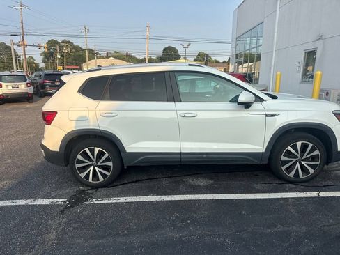 Used 2022 Volkswagen Taos SE AWD/4WD image 5