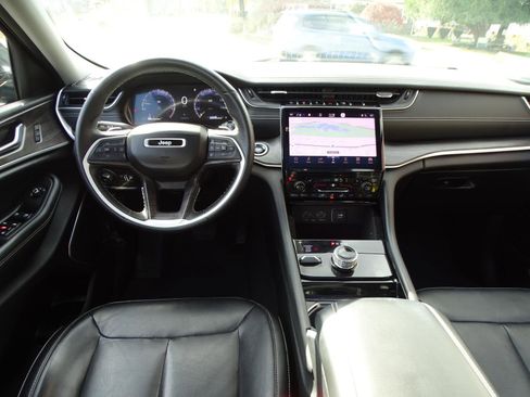 Used 2021 Jeep Grand Cherokee L Limited image 13