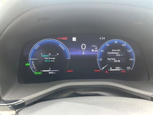 Used 2025 Toyota Camry XLE FWD image 17