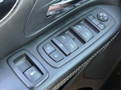 Used 2017 Dodge Grand Caravan SE FWD image 33