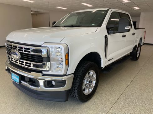 Used 2025 Ford F250 XLT image 1