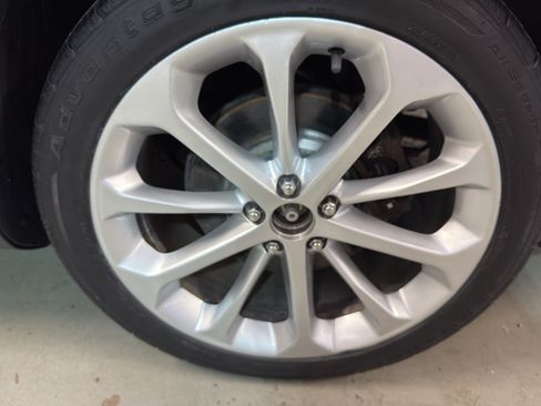 Used 2018 Ford Taurus Limited AWD/4WD image 34