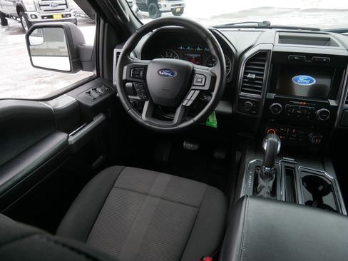 Used 2017 Ford F150 XLT w/ Equipment Group 302A Luxury image 9