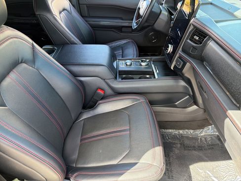 Used 2024 Ford Expedition Max Limited image 31