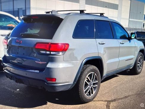 Used 2019 Jeep Grand Cherokee Trailhawk w/ Trailhawk Luxury Group image 3