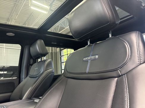 Used 2024 Ford F150 Platinum image 33