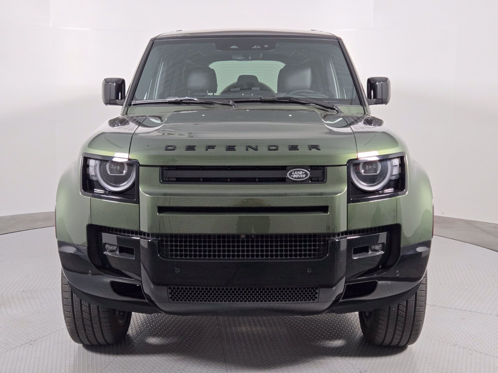 Used 2026 Land Rover Defender 110 X-Dynamic SE AWD/4WD image 8