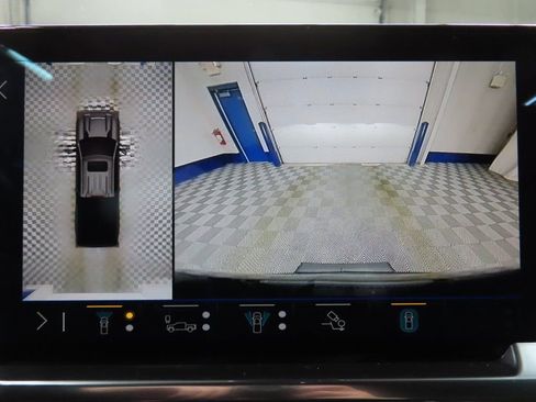 Used 2024 Chevrolet Silverado 2500 LT w/ Midnight Edition image 14