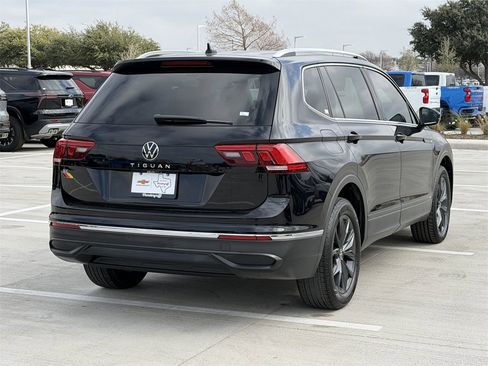 Used 2023 Volkswagen Tiguan SE image 4
