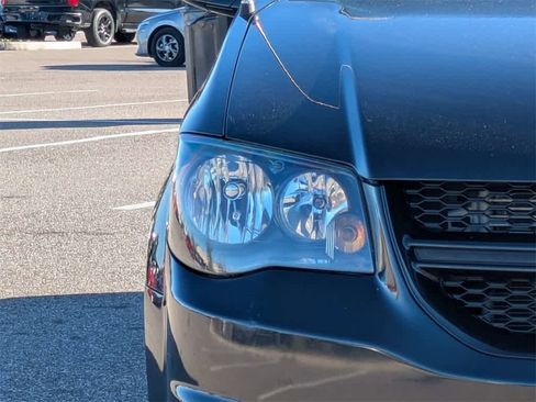 Used 2015 Dodge Grand Caravan SXT image 9