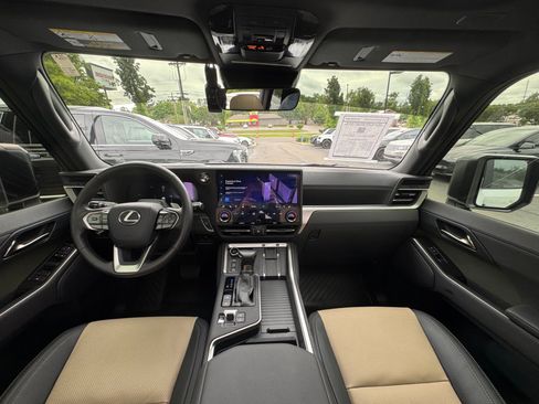 Used 2024 Lexus GX 550 AWD/4WD image 30