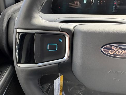 New 2026 Ford Expedition Active image 10