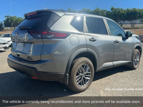 Used 2025 Nissan Rogue S AWD/4WD image 6