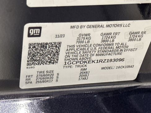 Used 2024 Chevrolet Silverado 1500 LT AWD/4WD image 30