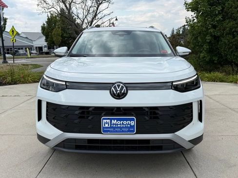 Used 2026 Volkswagen Tiguan SE w/ Panoramic Sunroof Package AWD/4WD image 3