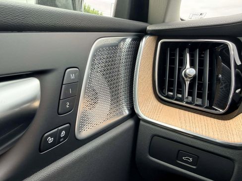 New 2026 Volvo XC60 B5 Ultra w/ Climate Package image 19