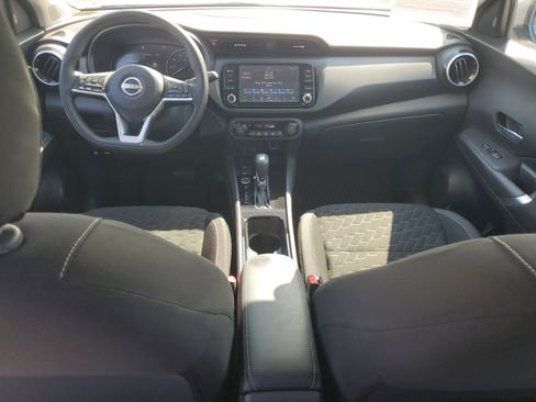 Used 2022 Nissan Kicks SV FWD image 14