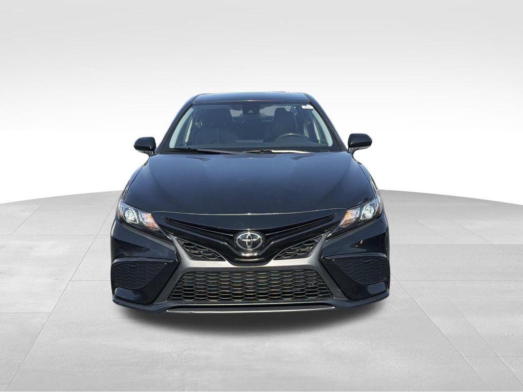 Used 2023 Toyota Camry SE FWD image 8