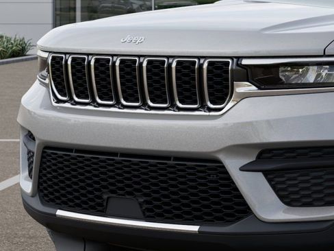 New 2025 Jeep Grand Cherokee Laredo X w/ Luxury Tech Group I AWD/4WD image 11