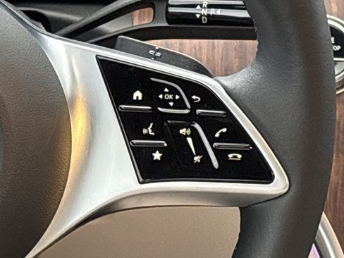 Used 2025 Mercedes-Benz C 300 Sedan image 23