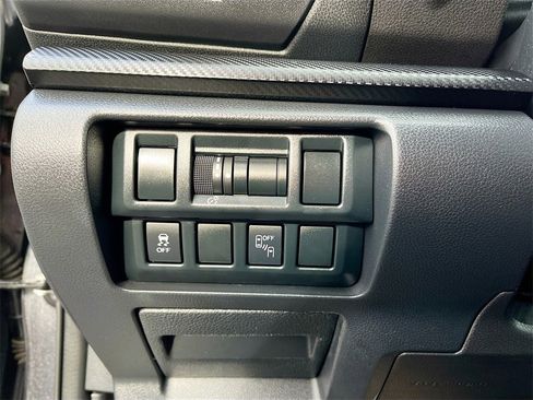 Used 2018 Subaru Crosstrek 2.0i Premium w/ Moonroof Package image 10