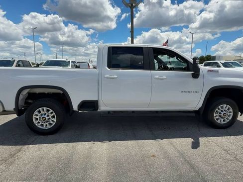 Used 2025 Chevrolet Silverado 2500 LT w/ Convenience Package AWD/4WD image 9