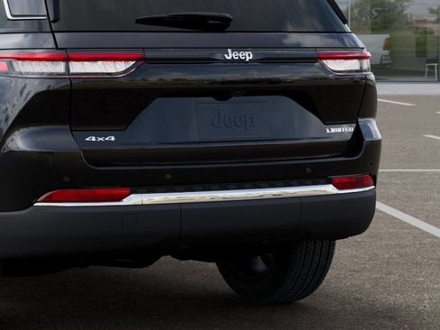 New 2025 Jeep Grand Cherokee Limited w/ Luxury Tech Group II AWD/4WD image 14