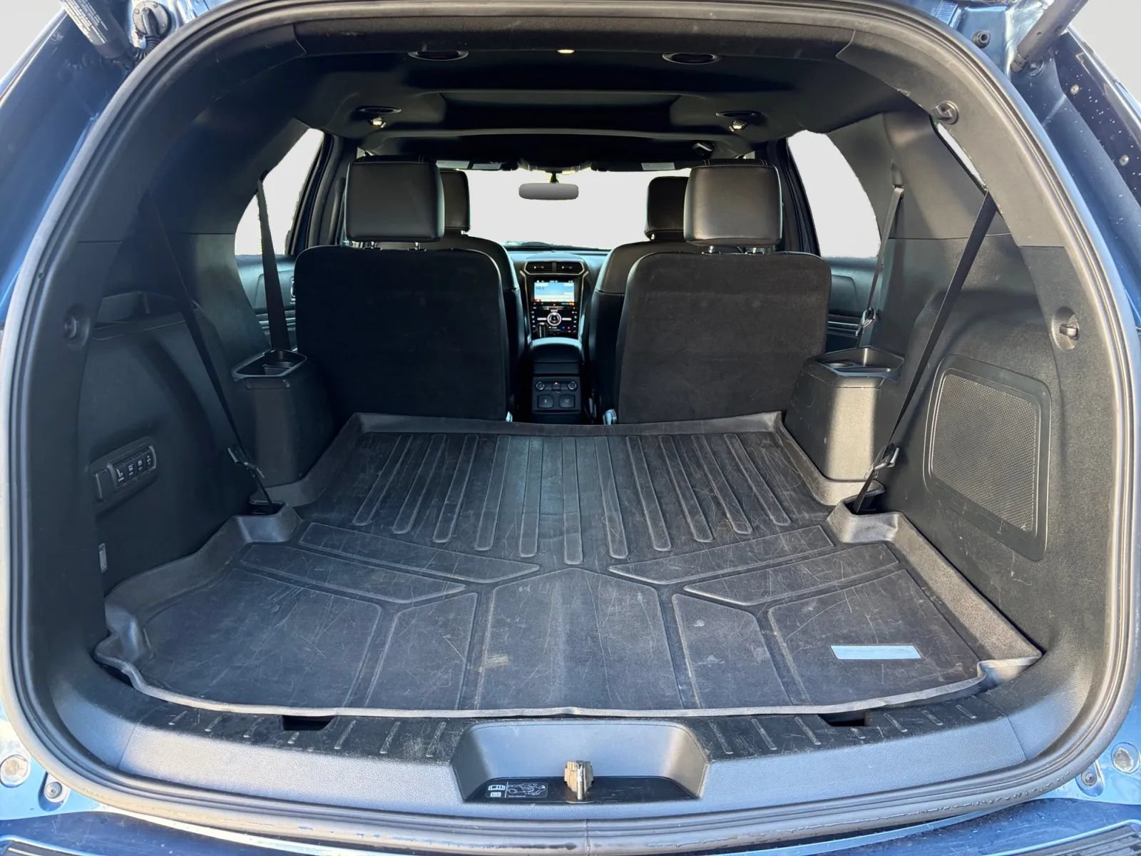 Used 2018 Ford Explorer Limited AWD/4WD image 17