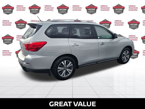 Used 2017 Nissan Pathfinder SL w/ Trailer Tow Package image 8