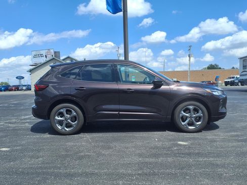 Used 2023 Ford Escape ST-Line w/ Tech Pack #1 AWD/4WD image 5