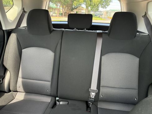 Used 2025 Kia Soul LX w/ LX Technology Package FWD image 31