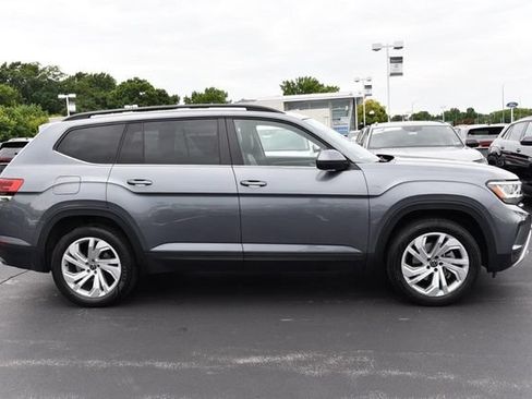 Certified 2023 Volkswagen Atlas SE w/ Panoramic Sunroof Package AWD/4WD image 5