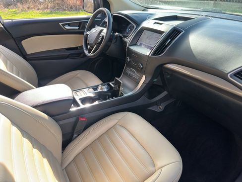 Used 2020 Ford Edge SEL image 9
