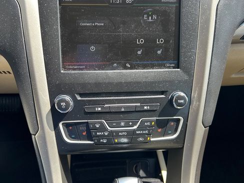 Used 2016 Ford Fusion SE w/ Equipment Group 202A image 15