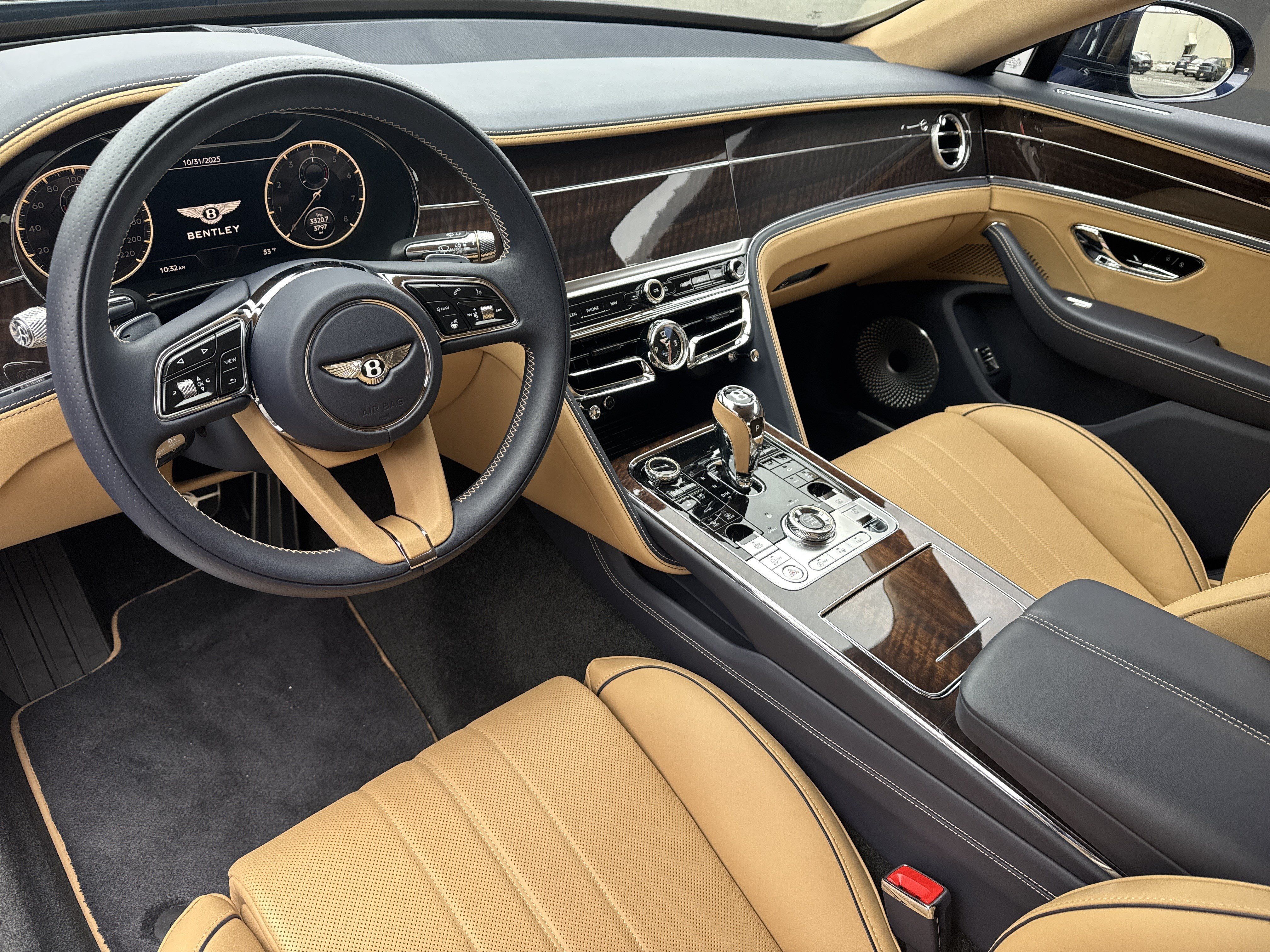 Used 2024 Bentley Flying Spur V8 AWD/4WD image 14