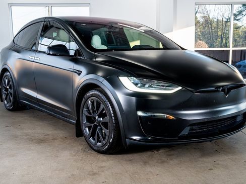 Used 2022 Tesla Model X Plaid image 4