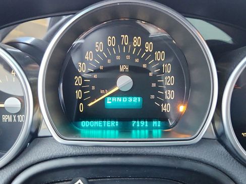 Used 2003 Chevrolet SSR w/ Preferred Equipment Group image 17