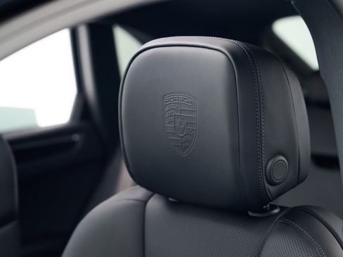 Certified 2026 Porsche Macan Turbo AWD/4WD image 20