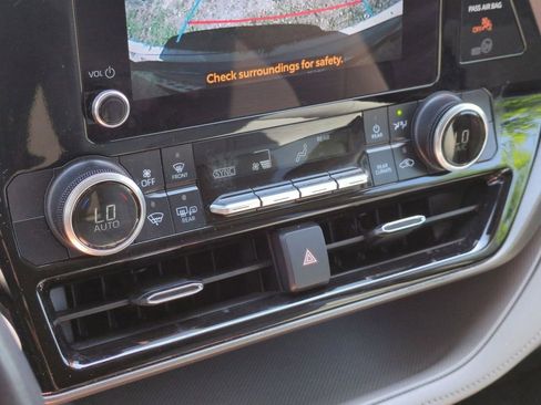 Used 2023 Toyota Highlander LE image 25