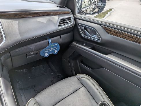 Certified 2024 Chevrolet Suburban Premier AWD/4WD image 16