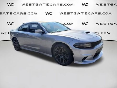 Used 2017 Dodge Charger R/T RWD image 4