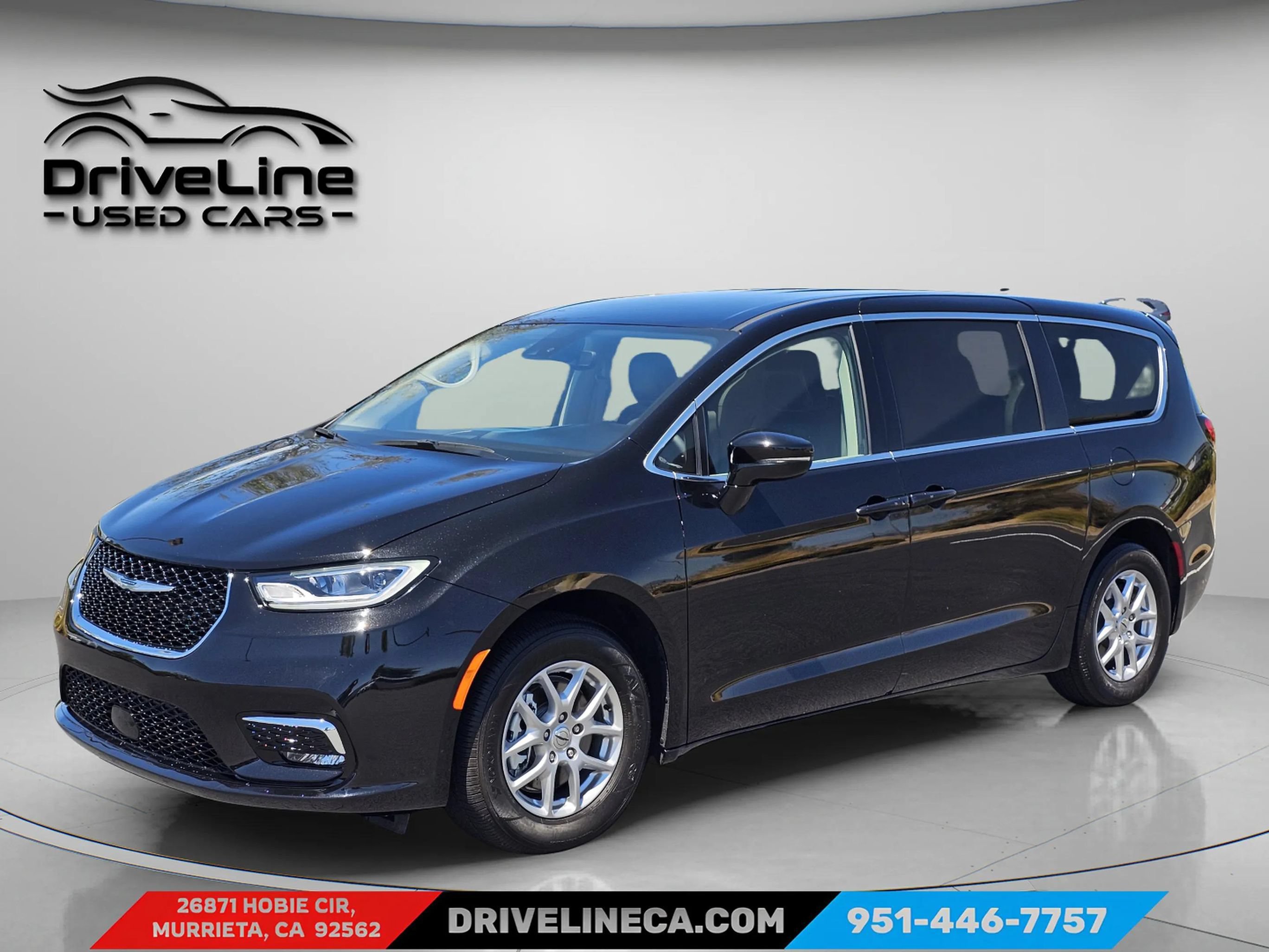 Used 2024 Chrysler Pacifica Touring-L FWD image 14